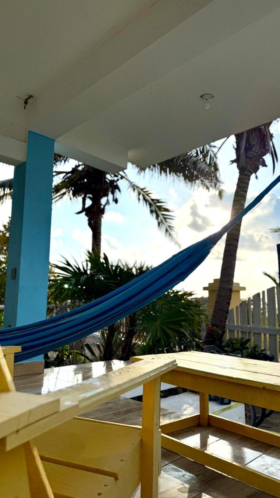 Hotel The Novelo Caye Caulker Exterior foto